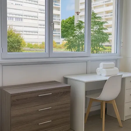 Appartement élégant Rez-de-jardin 4 à *