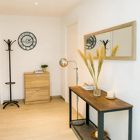 Elegant Rez-de-jardin 4 A Apartment *