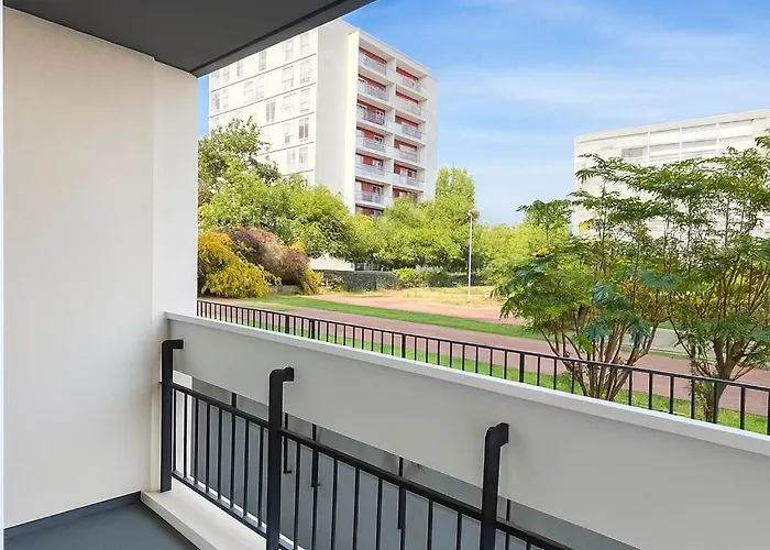 Elegant Rez-de-jardin 4 A