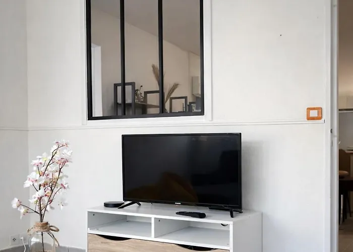 Apartament Elegant Rez-de-jardin 4 A *