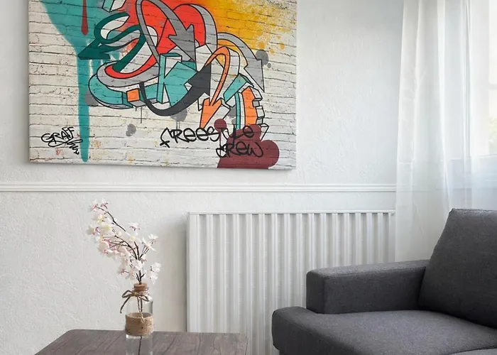 Elegant Rez-de-jardin 4 A * アンジェ